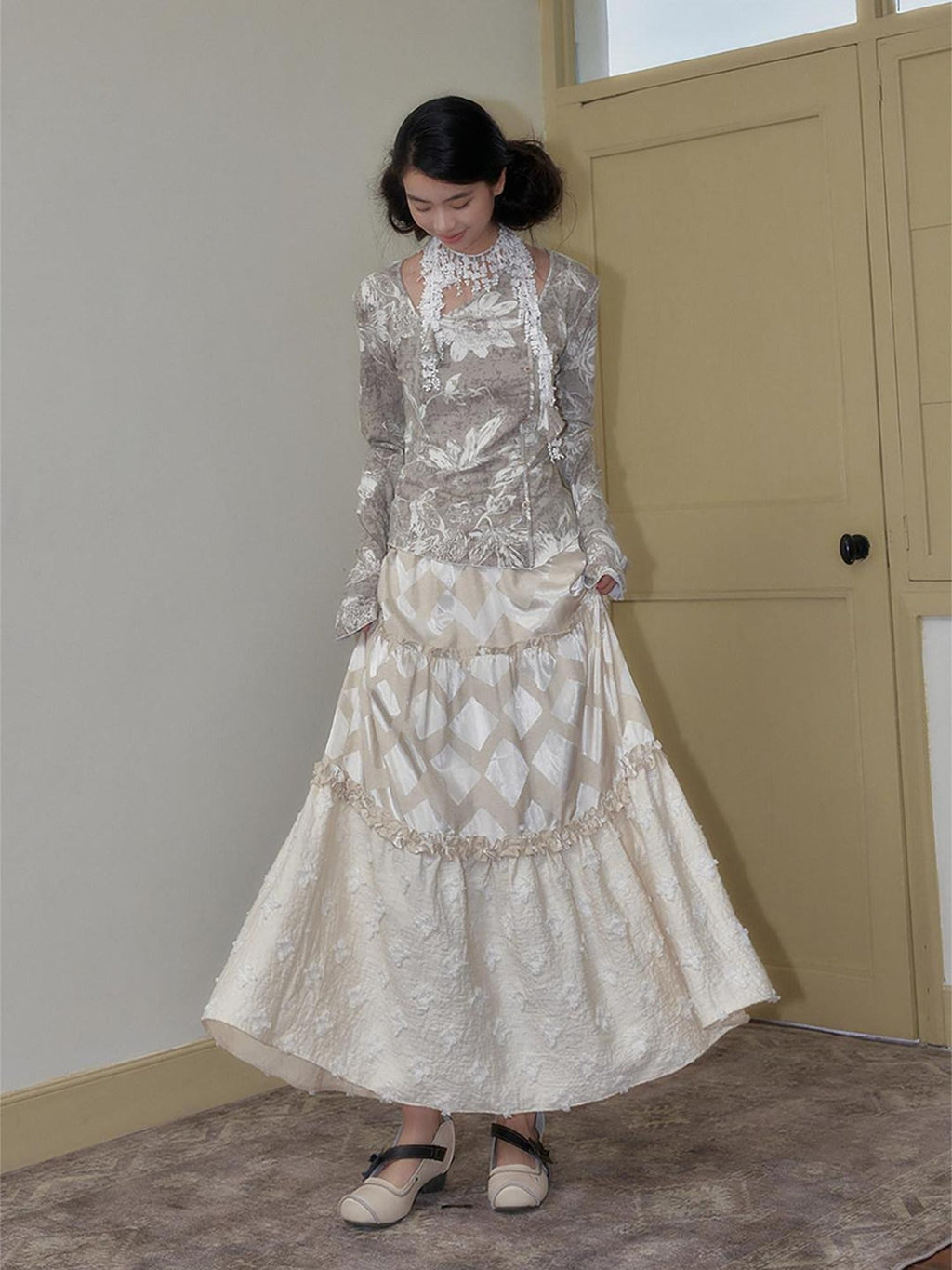 SENSELF Beige Lustrous Vintage Lace Ruffled Women's Cotton Linen Tiered Skirts