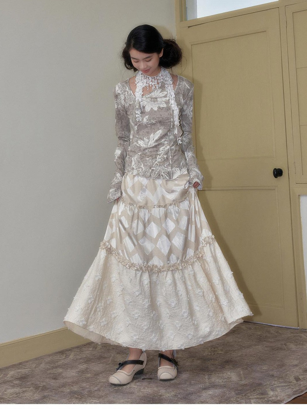 SENSELF Beige Lustrous Vintage Lace Ruffled Women's Cotton Linen Tiered Skirts