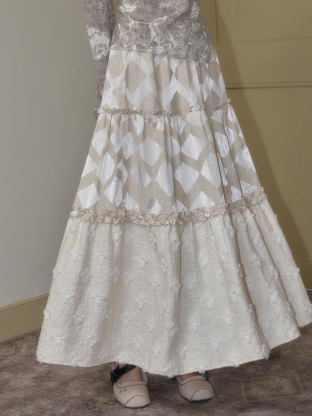 SENSELF Beige Lustrous Vintage Lace Ruffled Women's Cotton Linen Tiered Skirts