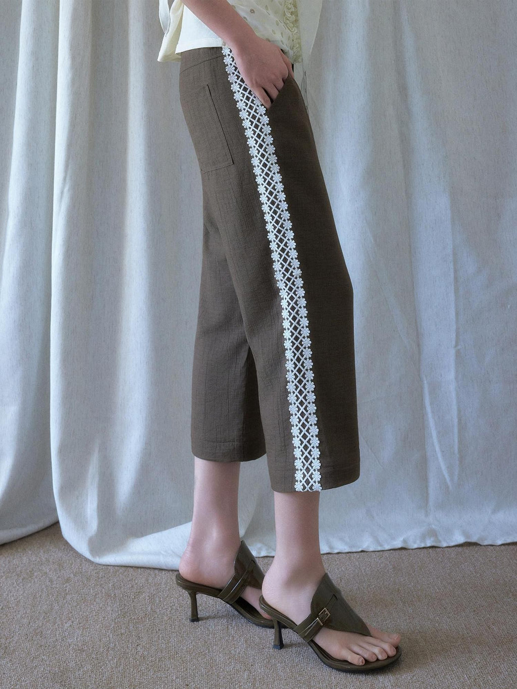 SENSELF Brown Navy Vintage Striped Textured Low Waist Slight Flare Women's Capri Pants