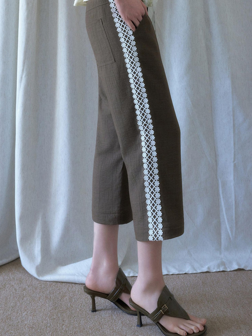 SENSELF Brown Navy Vintage Striped Textured Low Waist Slight Flare Women's Capri Pants