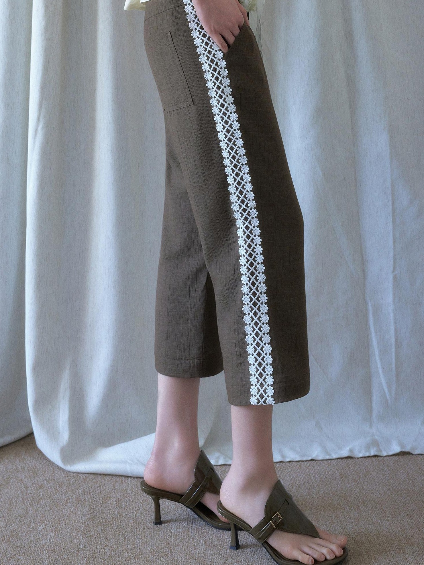 SENSELF Brown Navy Vintage Striped Textured Low Waist Slight Flare Women's Capri Pants