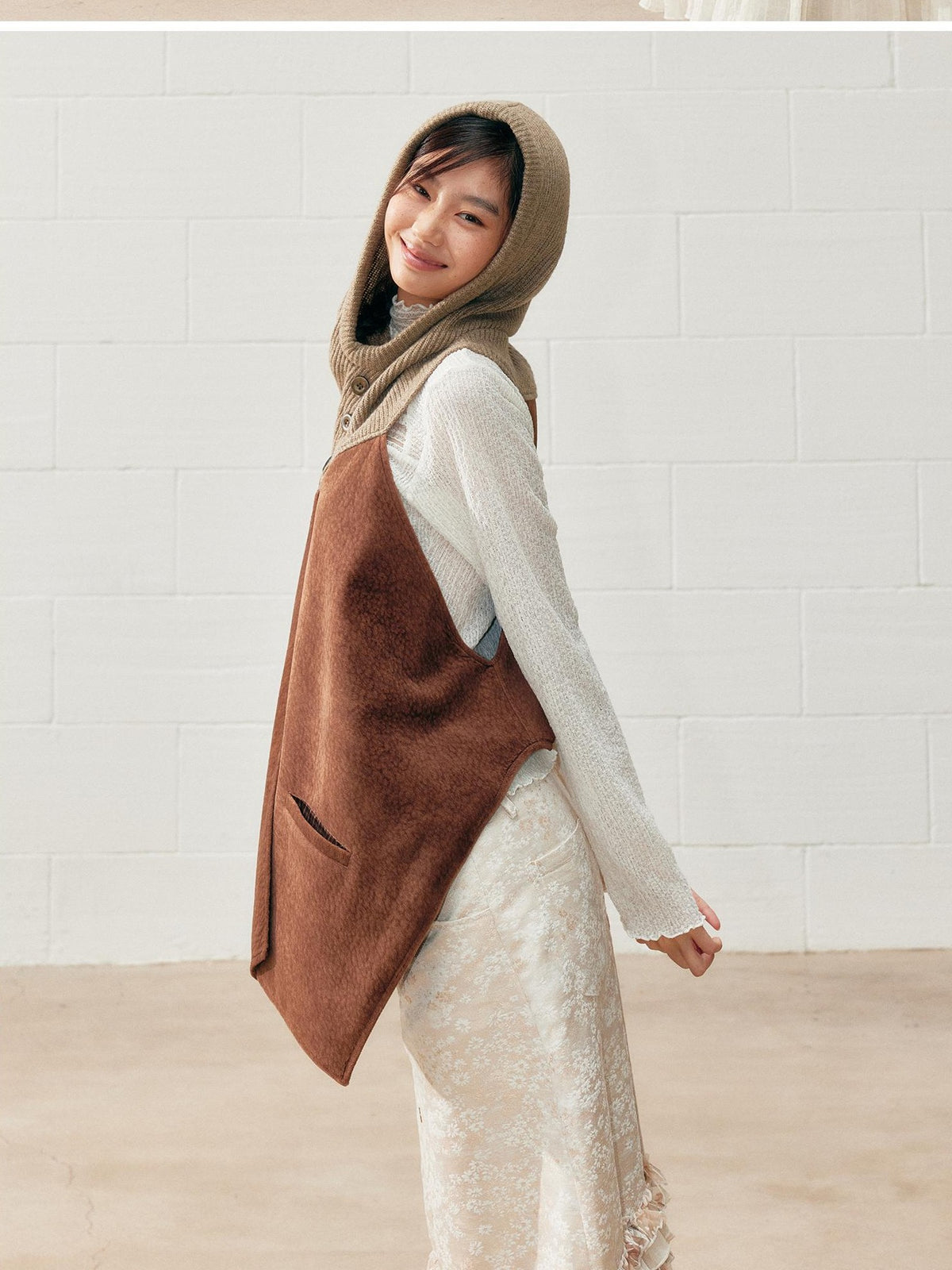 SENSELF Brown Vintage Hooded Loose Mid Length Layering Women's Polyester Vests