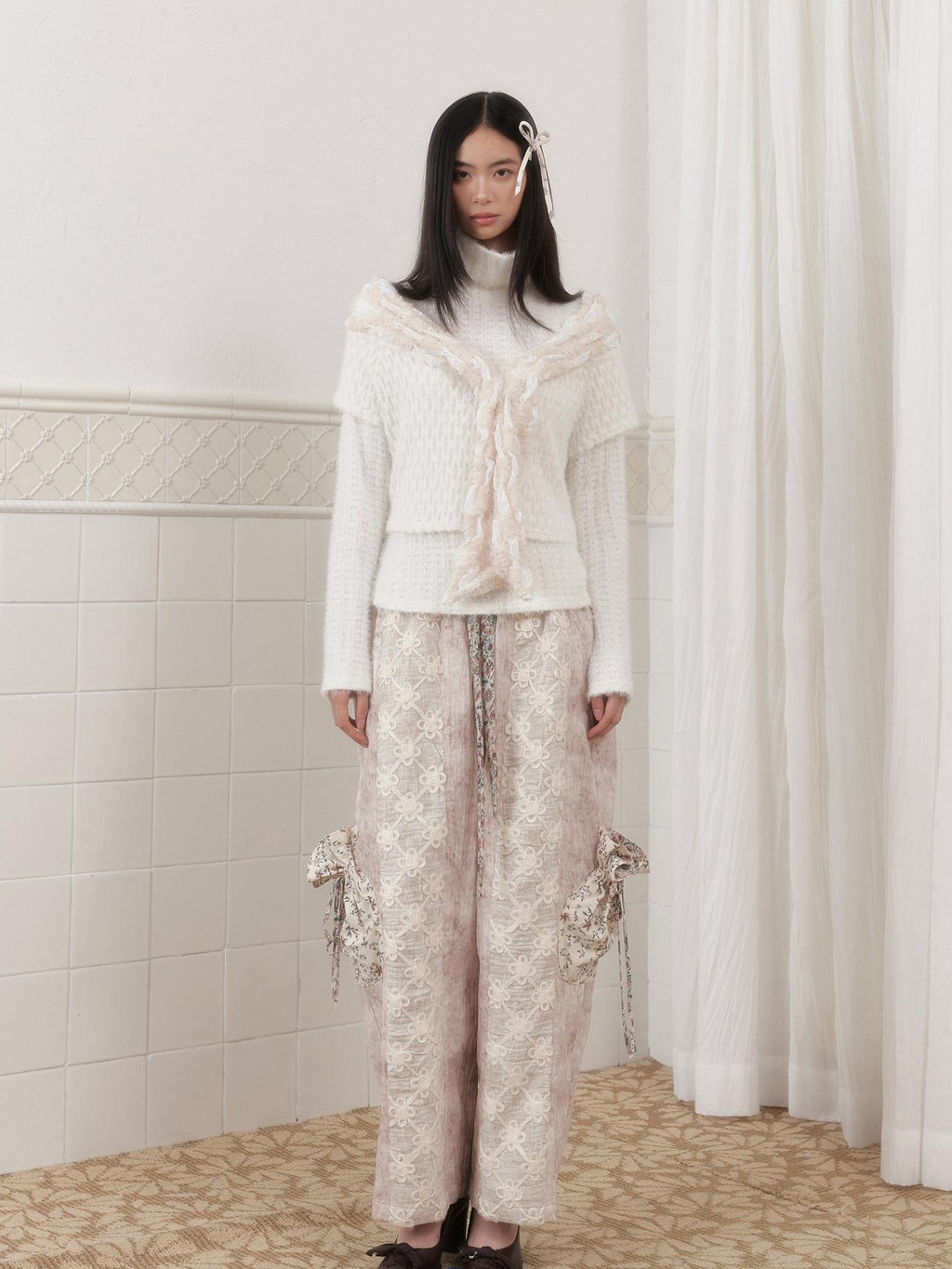 SENSELF Cream Pleated Patchwork Embroidered Lantern Pockets Women's Wide-leg Pants
