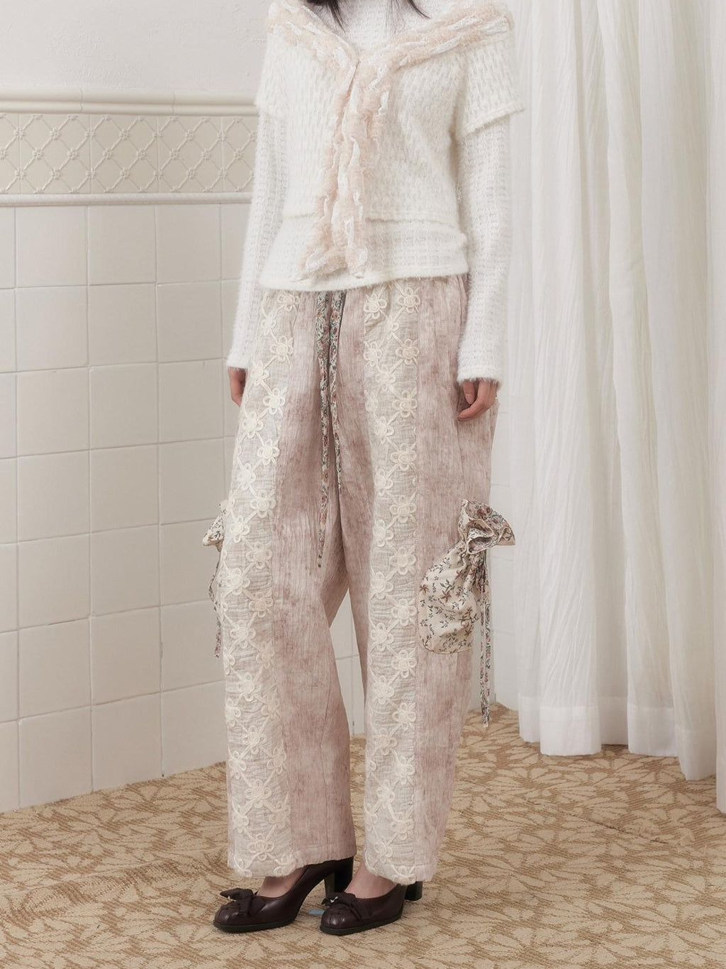 SENSELF Cream Pleated Patchwork Embroidered Lantern Pockets Women's Wide-leg Pants