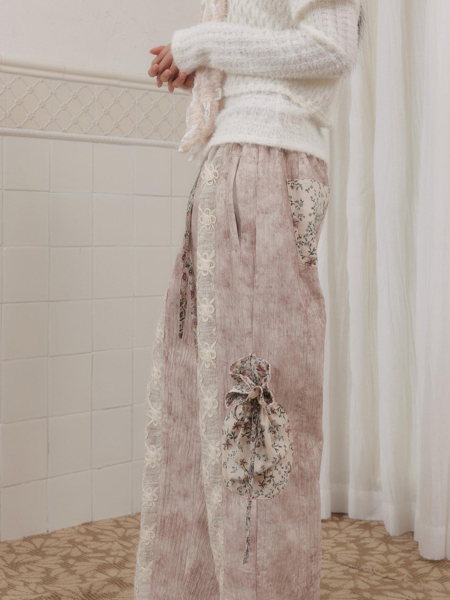 SENSELF Cream Pleated Patchwork Embroidered Lantern Pockets Women's Wide-leg Pants