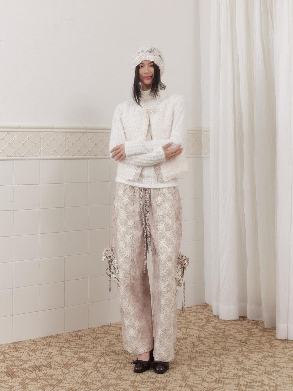 SENSELF Cream Pleated Patchwork Embroidered Lantern Pockets Women's Wide-leg Pants