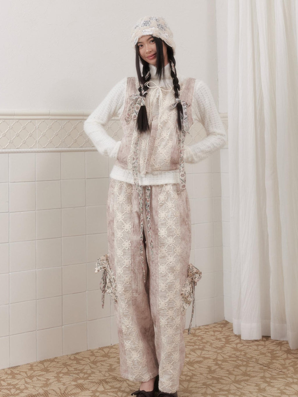 SENSELF Cream Pleated Patchwork Embroidered Lantern Pockets Women's Wide-leg Pants