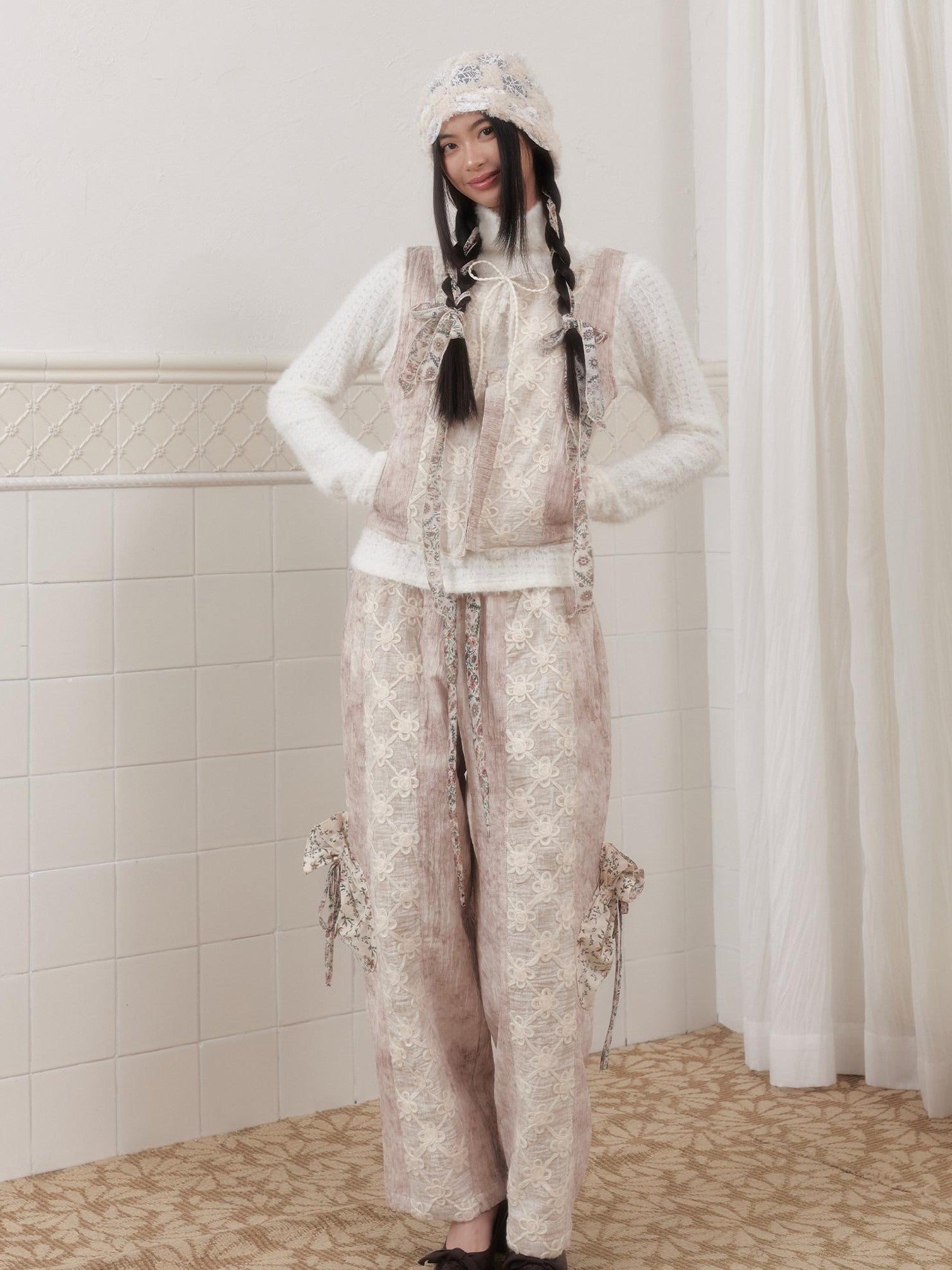 SENSELF Cream Pleated Patchwork Embroidered Lantern Pockets Women's Wide-leg Pants