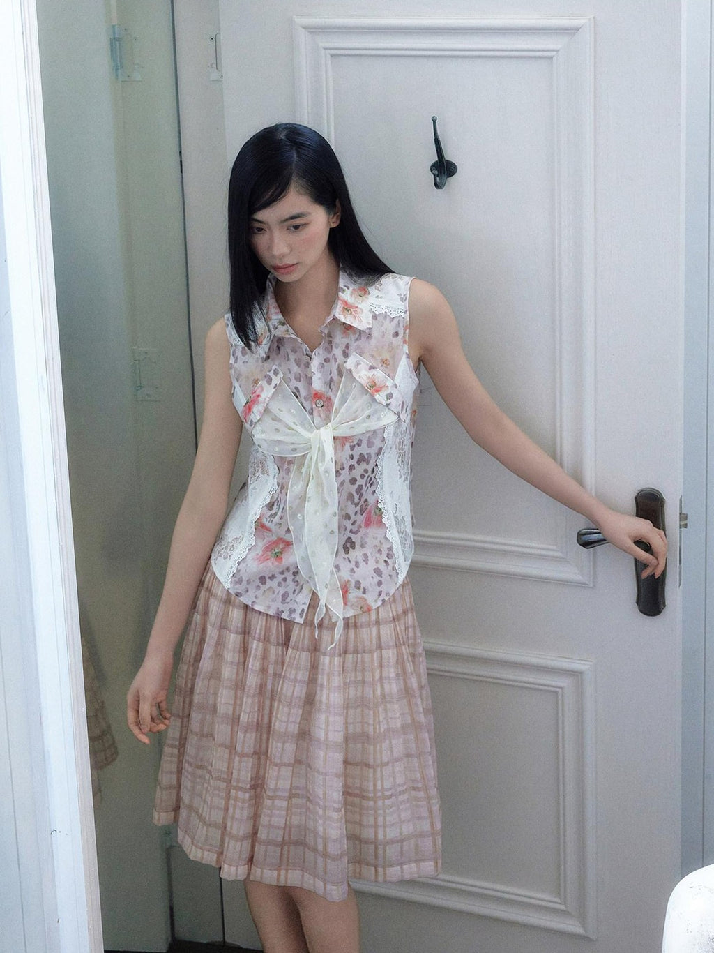 SENSELF Floral Leopard Print Lace Tie Front Sleeveless Women's Blouses