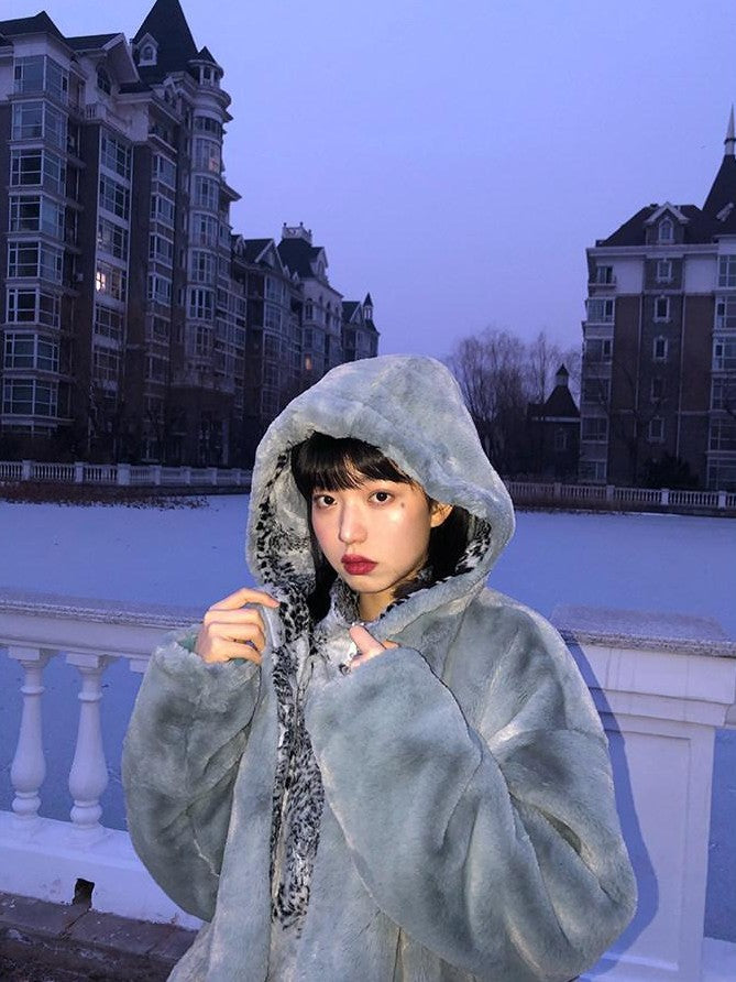 SENSELF Gray Blue Snow Leopard Print Women's Silky Plush Fleece Jackets