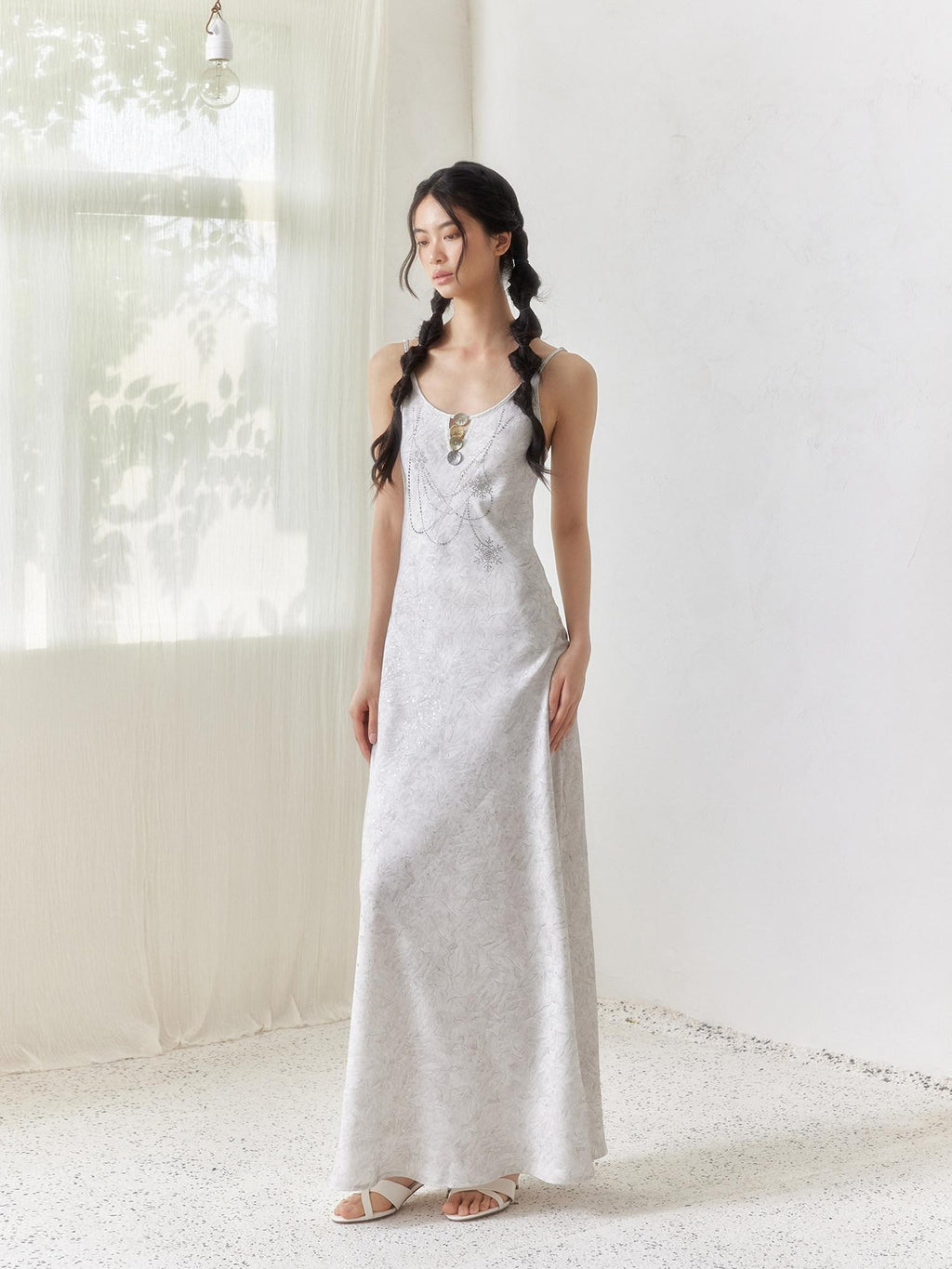 SENSELF Gray White Silver Sequin Foil Rhinestone Necklace Print Women's Slip Maxi Dresses