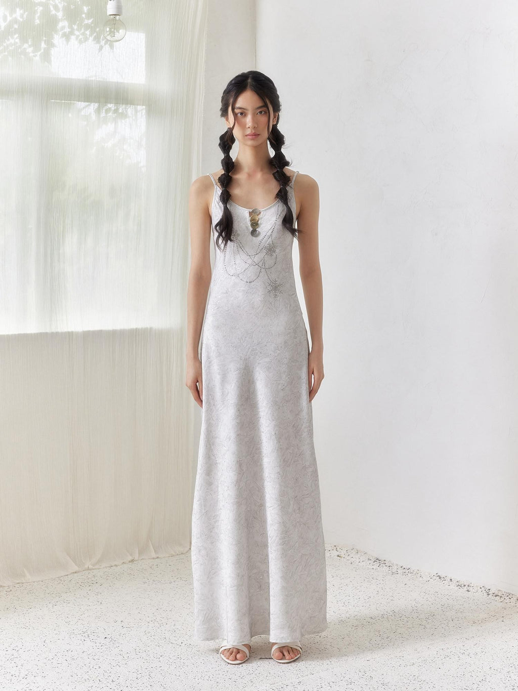 SENSELF Gray White Silver Sequin Foil Rhinestone Necklace Print Women's Slip Maxi Dresses