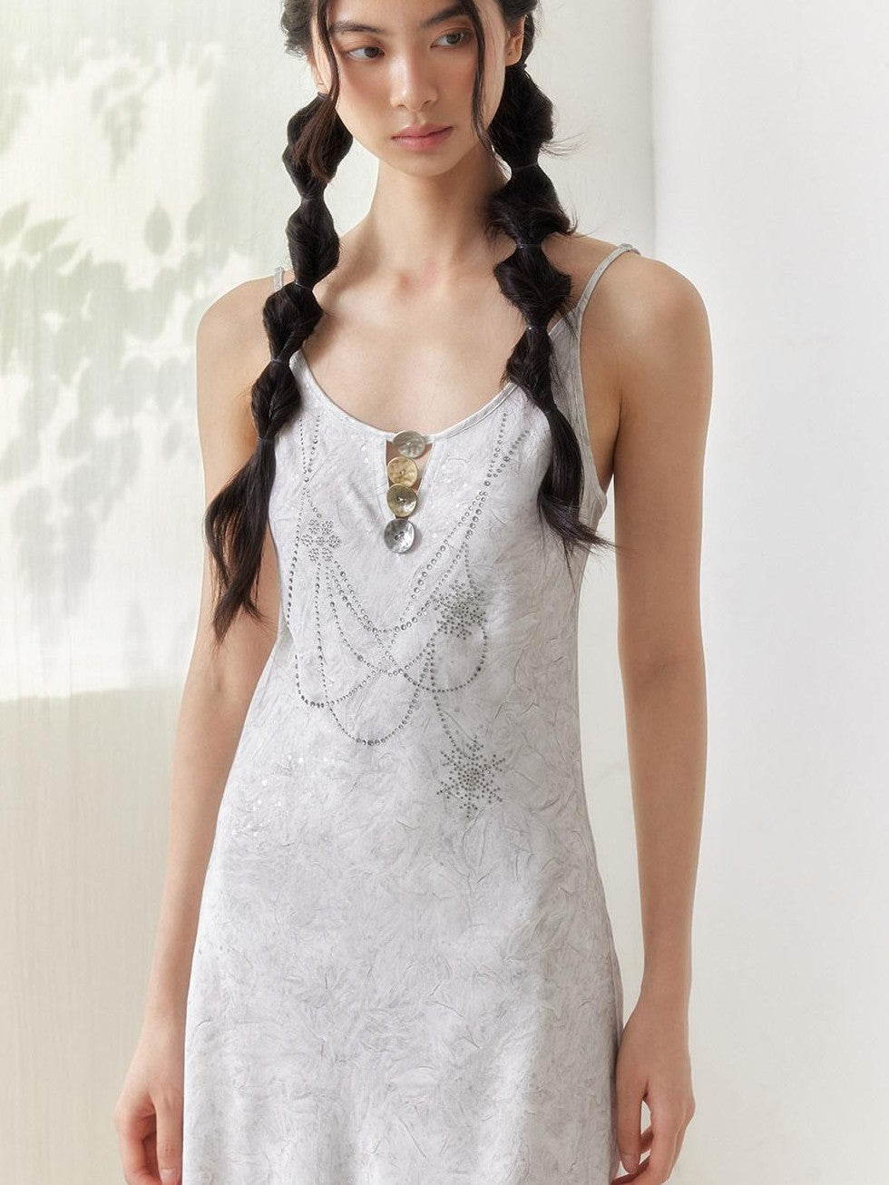 SENSELF Gray White Silver Sequin Foil Rhinestone Necklace Print Women's Slip Maxi Dresses