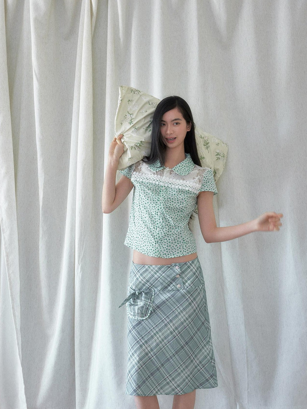 SENSELF Green White Spliced Polka Dot Floral Peter Pan Collar Women's Blouses