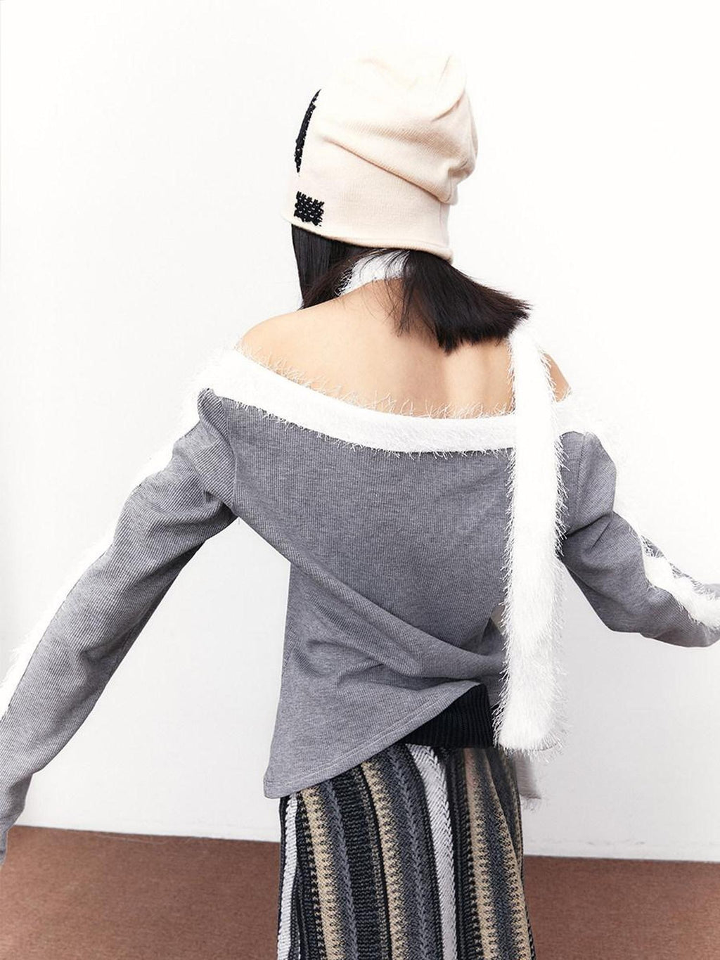 SENSELF Snow Grey Patchwork Fleece Off Shoulder Scarf Women's Knit Long Sleeve T-shirts