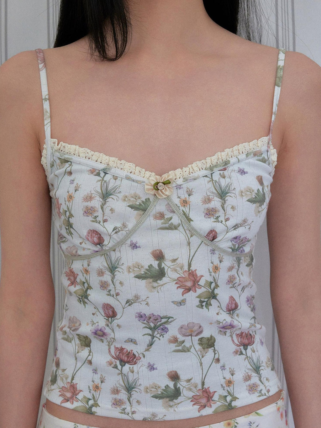SENSELF Vintage Floral Print Lace Trim Flower Knit V-neck Women's Camisoles