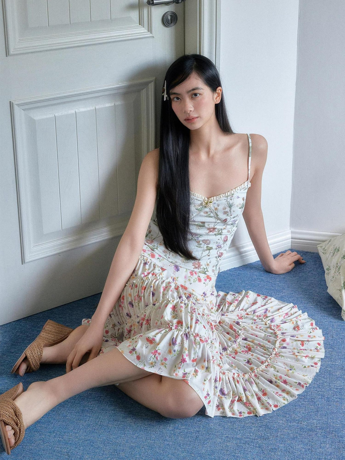 SENSELF Vintage Floral Print Lace Trim Flower Knit V-neck Women's Camisoles