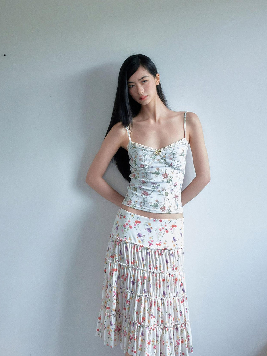 SENSELF Vintage Floral Print Lace Trim Flower Knit V-neck Women's Camisoles