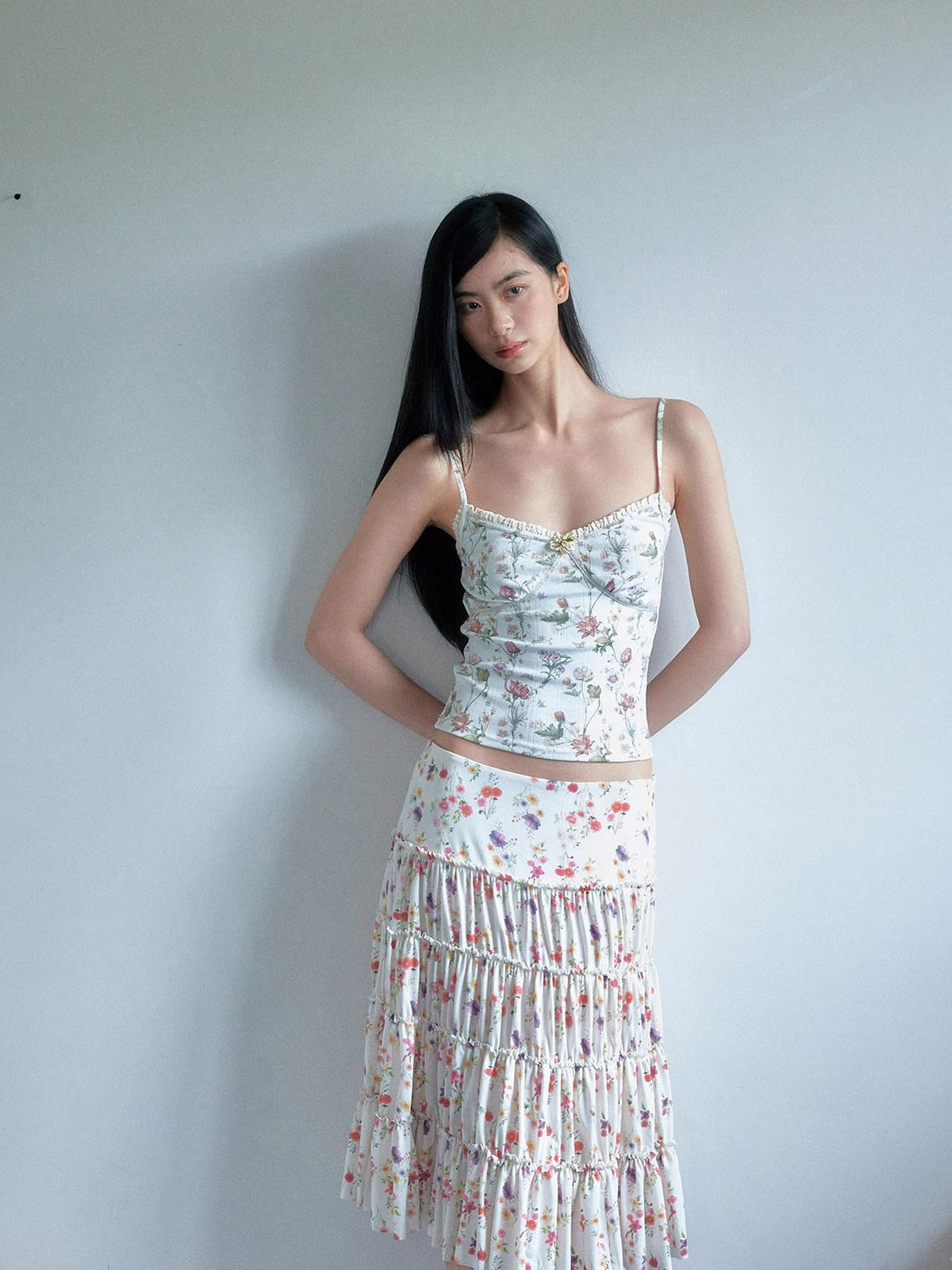 SENSELF Vintage Floral Print Lace Trim Flower Knit V-neck Women's Camisoles