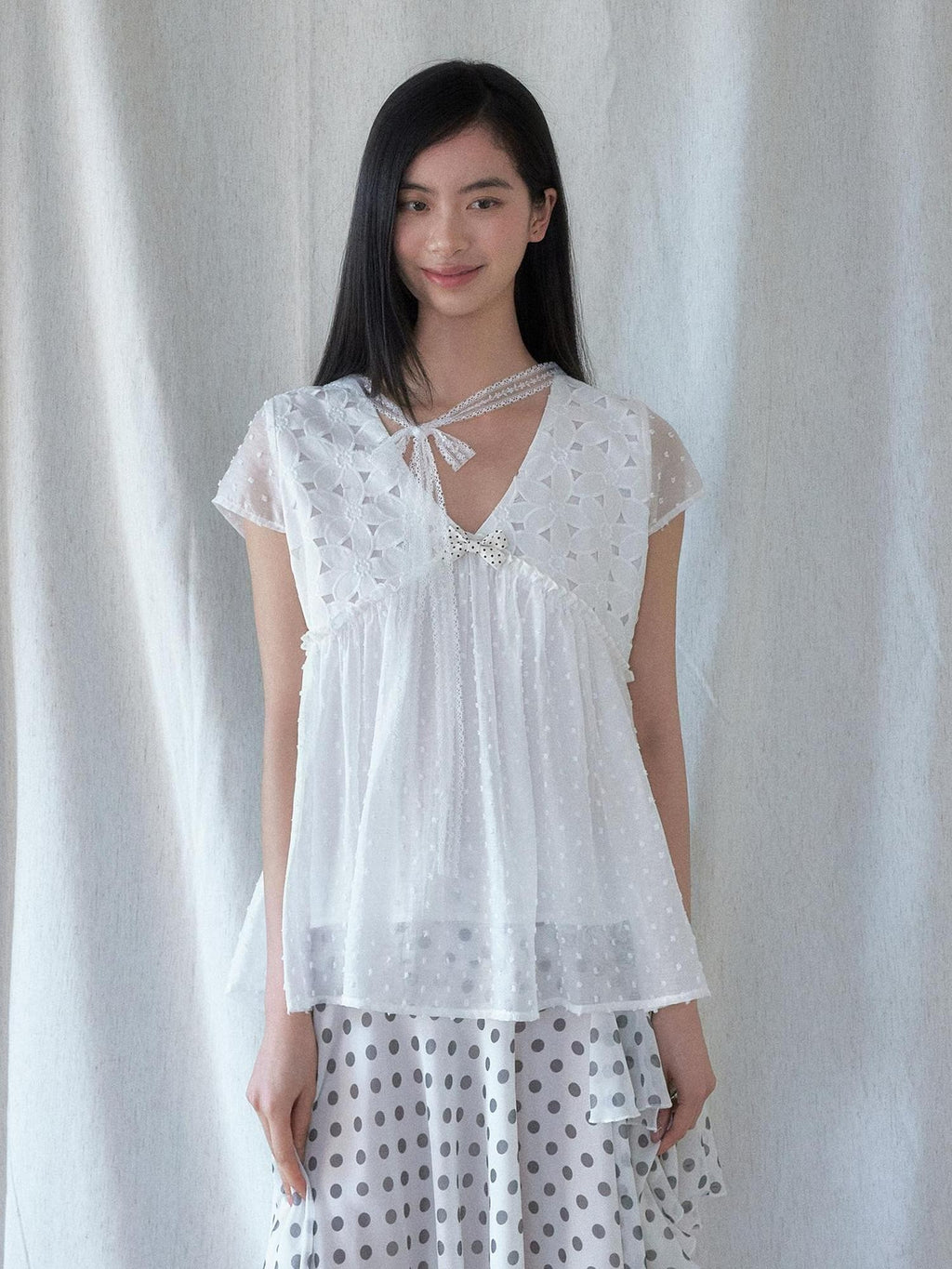 SENSELF White Cutout Floral Lace Up Reversible Sweet Women's Blouses