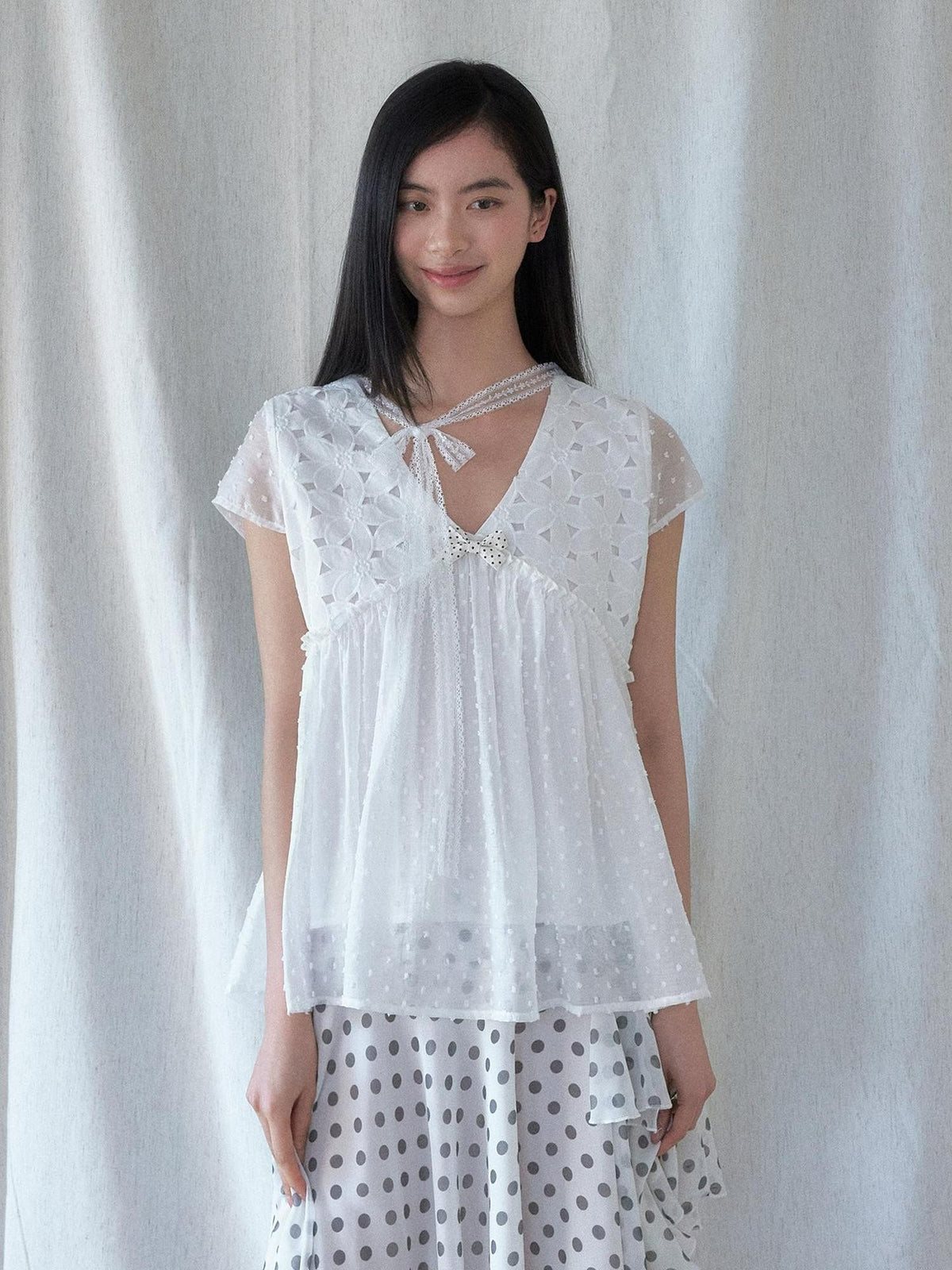 SENSELF White Cutout Floral Lace Up Reversible Sweet Women's Blouses