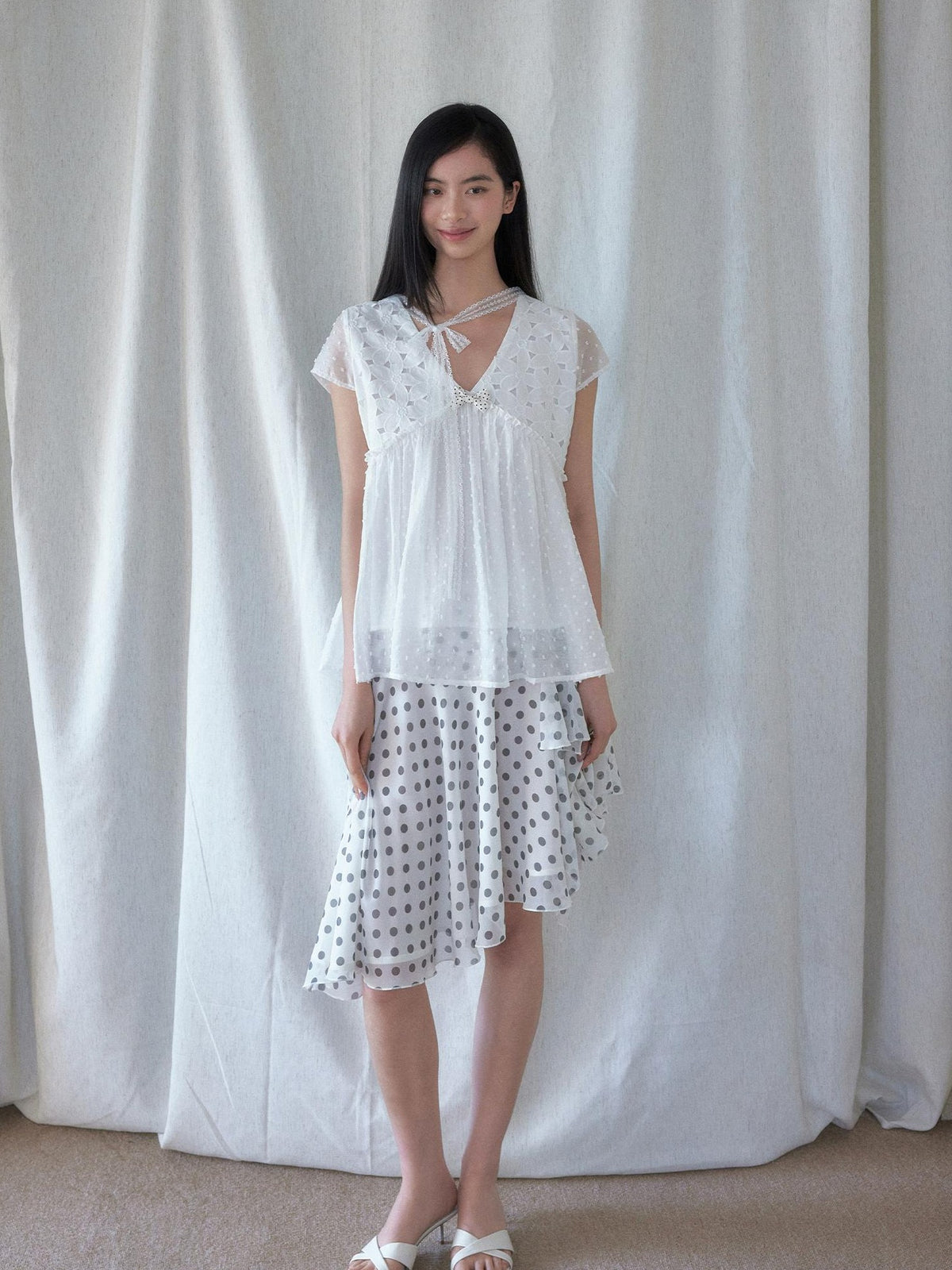 SENSELF White Cutout Floral Lace Up Reversible Sweet Women's Blouses