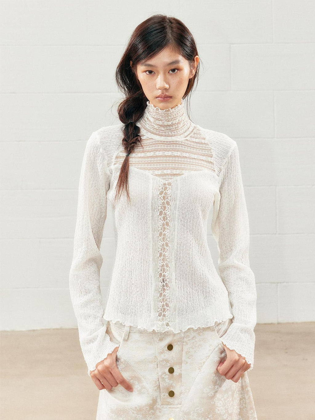 SENSELF White Vintage High Neck Lace Knit Slim Fit Women's Long Sleeve T-shirts