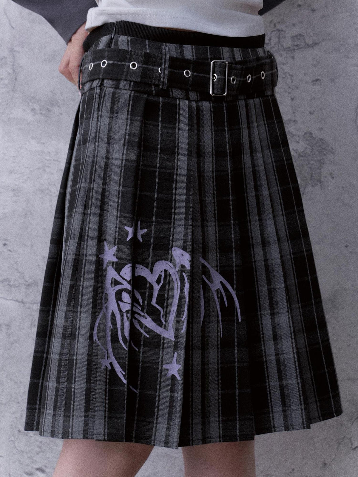 SagiDolls Grey Graffiti Print Mid Rise Straight Fit Polyester Women's Pleated Skirts