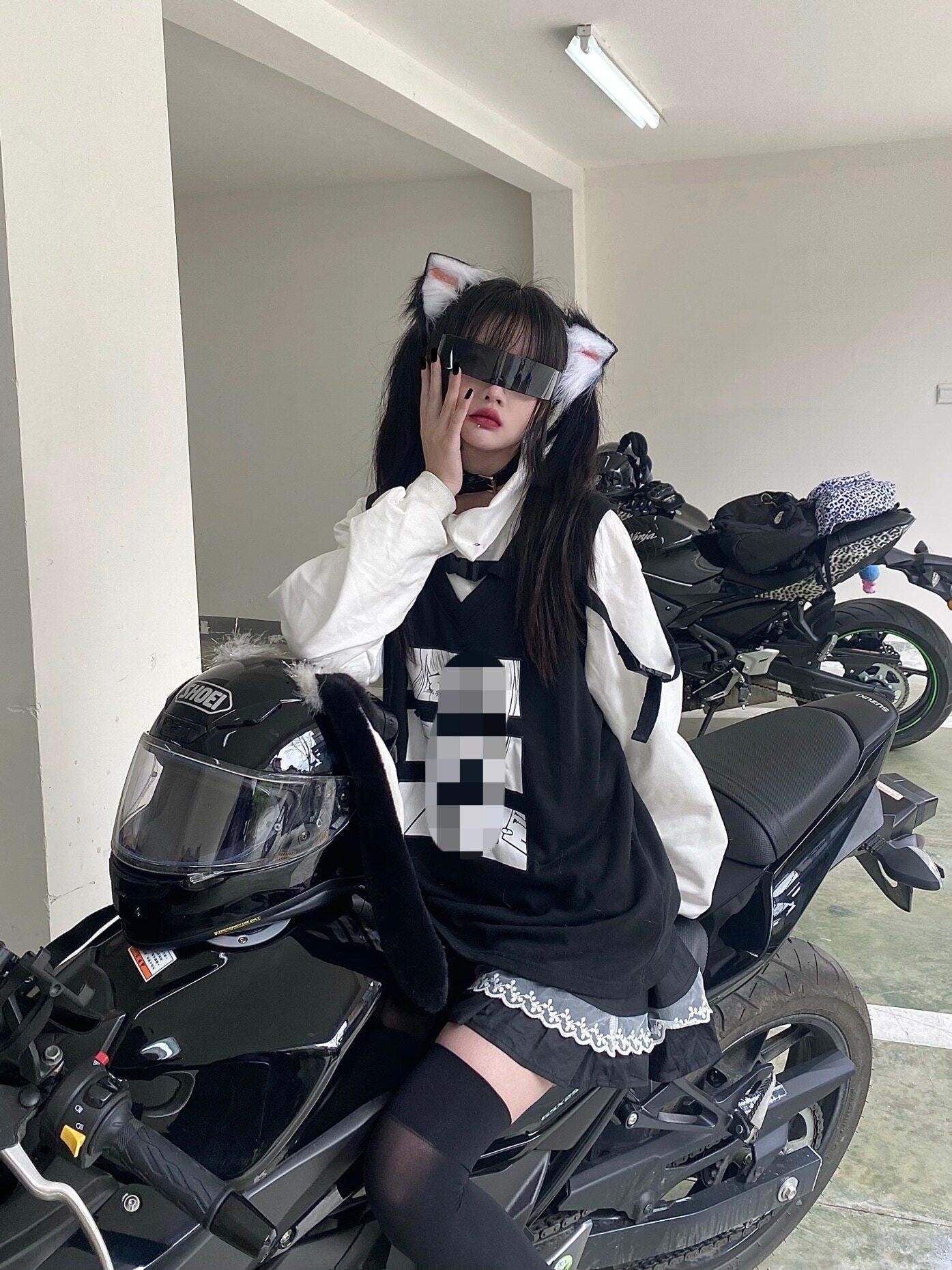 Sub Era Anime Cartoon Printed Loose Pullover Women's Polyester Vests