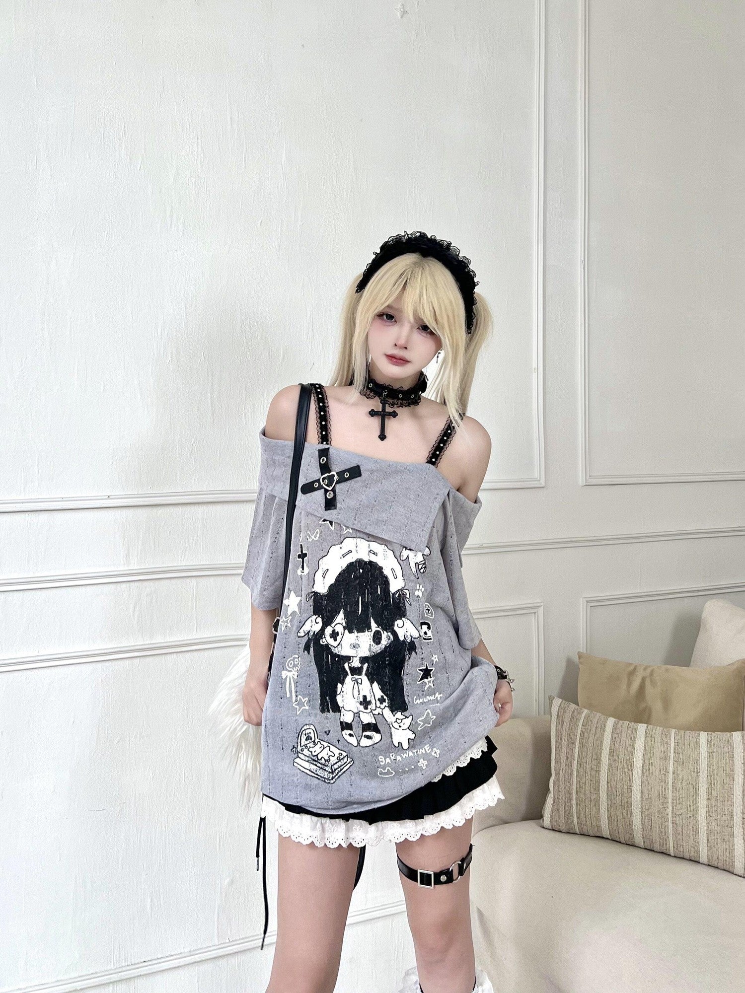 Sub Era Creative Graffiti Cartoon Print Loose Women's Polyester Off-shoulder T-shirts