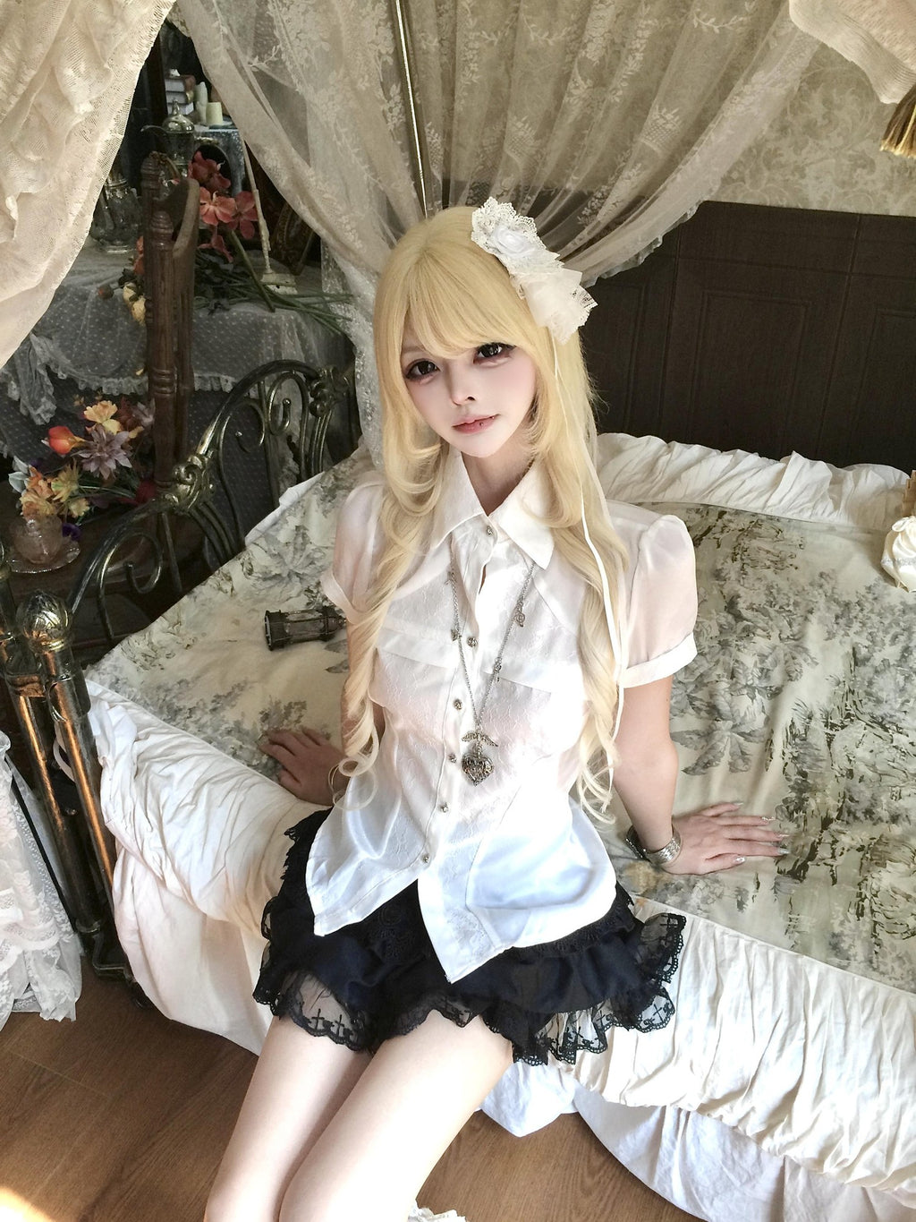 Sub Era Dark Lace Waist Cinched Short Sleeve Polyester Women's Blouses