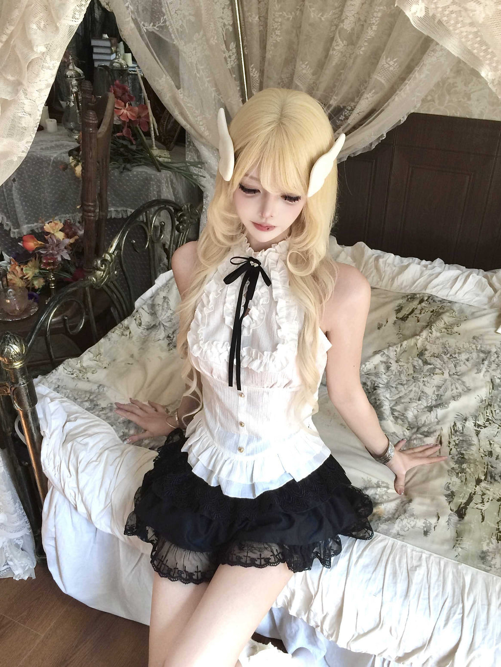 Sub_Era_White_Lace_Patchwork_Bow_Ruffle_Halter_Women's_Polyester_Tank_Tops_1067325937907_MISSTT