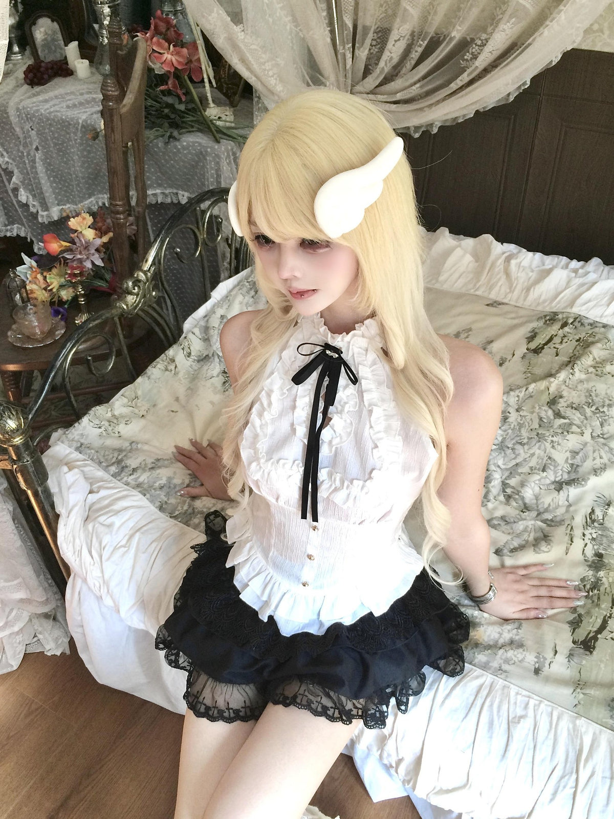 Sub Era White Lace Patchwork Bow Ruffle Halter Women's Polyester Tank Tops