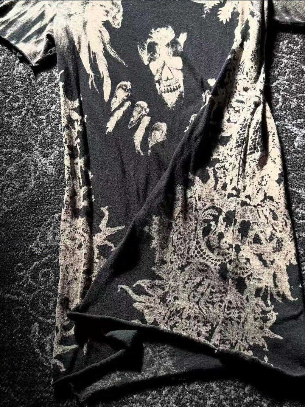 THE DAWN Slim V-neck Distressed Gothic Devil Feather Unisex Black Short Sleeve T-Shirts