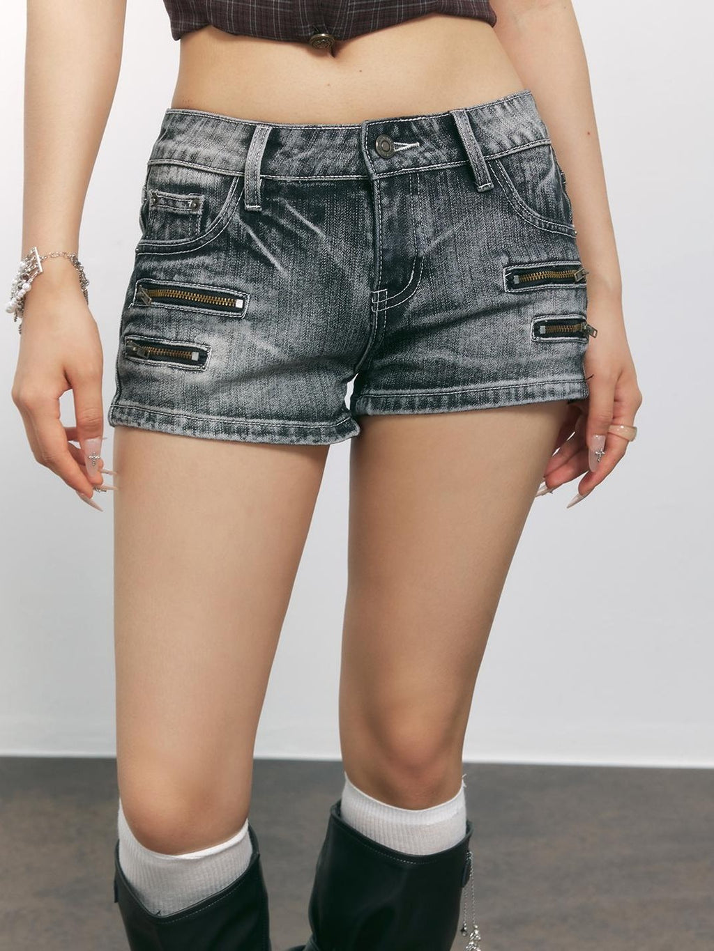 TOOOLAZY Ash Gray Vintage Washed Zipper Slim Women's Cotton Blend Denim Shorts