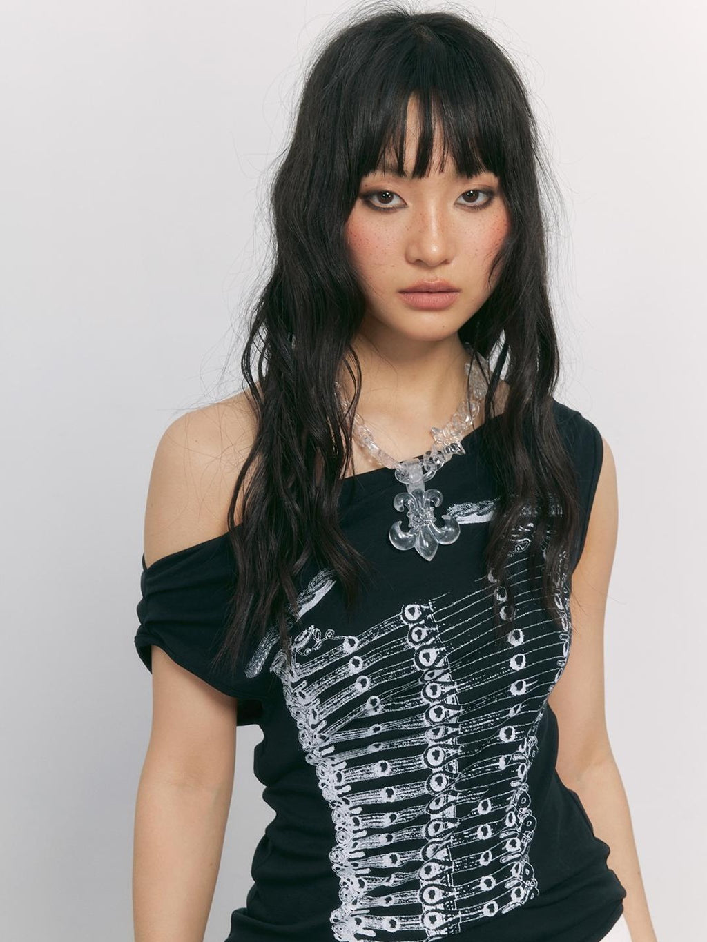 TOOOLAZY Black Napoleon Print Asymmetric Shoulder Women's Lyocell Short Sleeve T-shirts