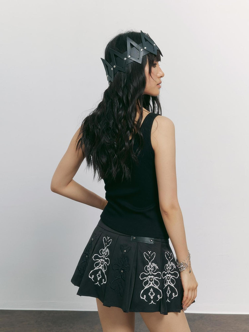 TOOOLAZY Black Street Punk Cinched Waist U Neck Women's Cotton Polyester Tank Tops