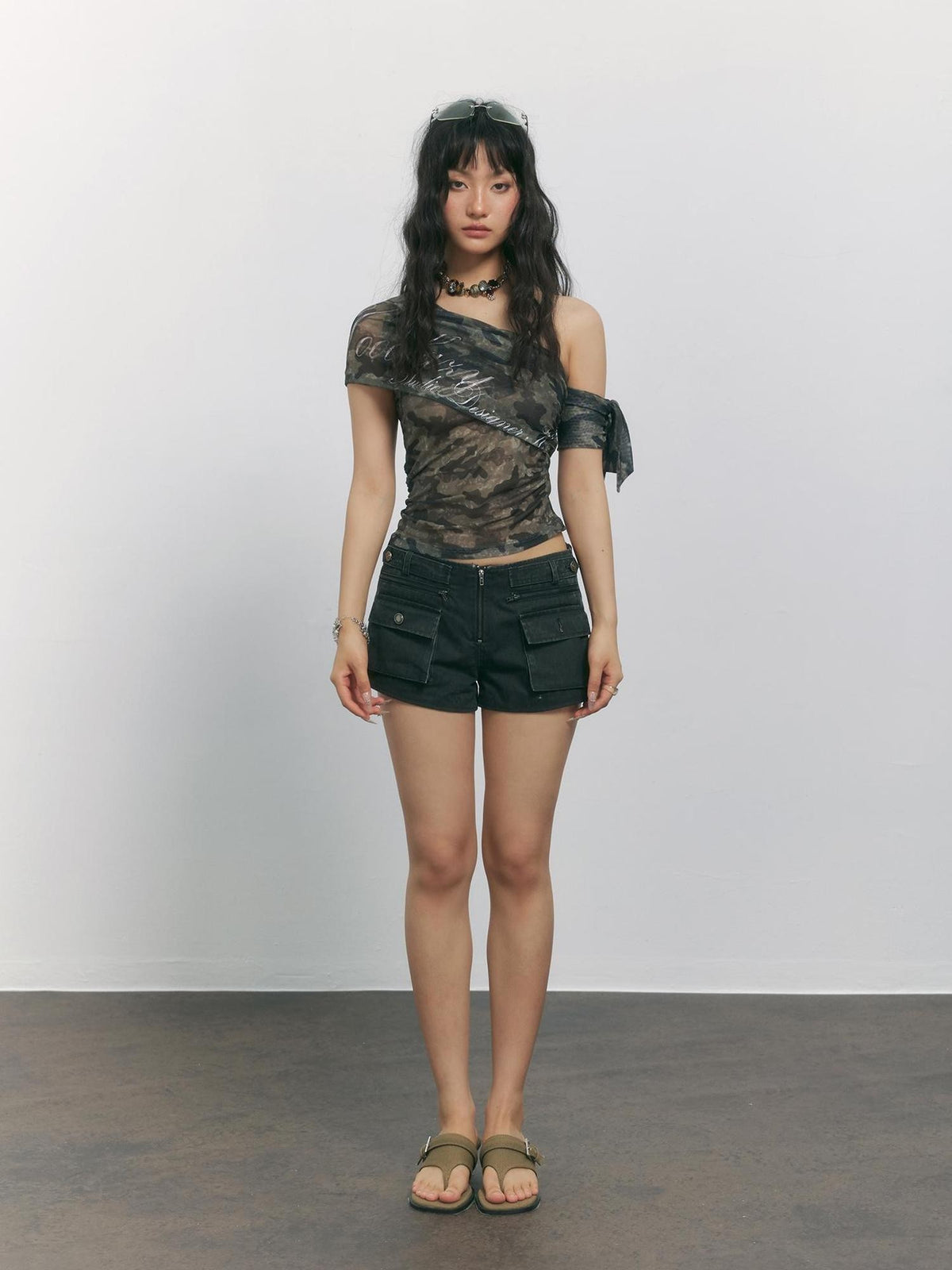 TOOOLAZY Camo Splice Slanted Tie Shoulder Women's Polyester Off-shoulder T-shirts