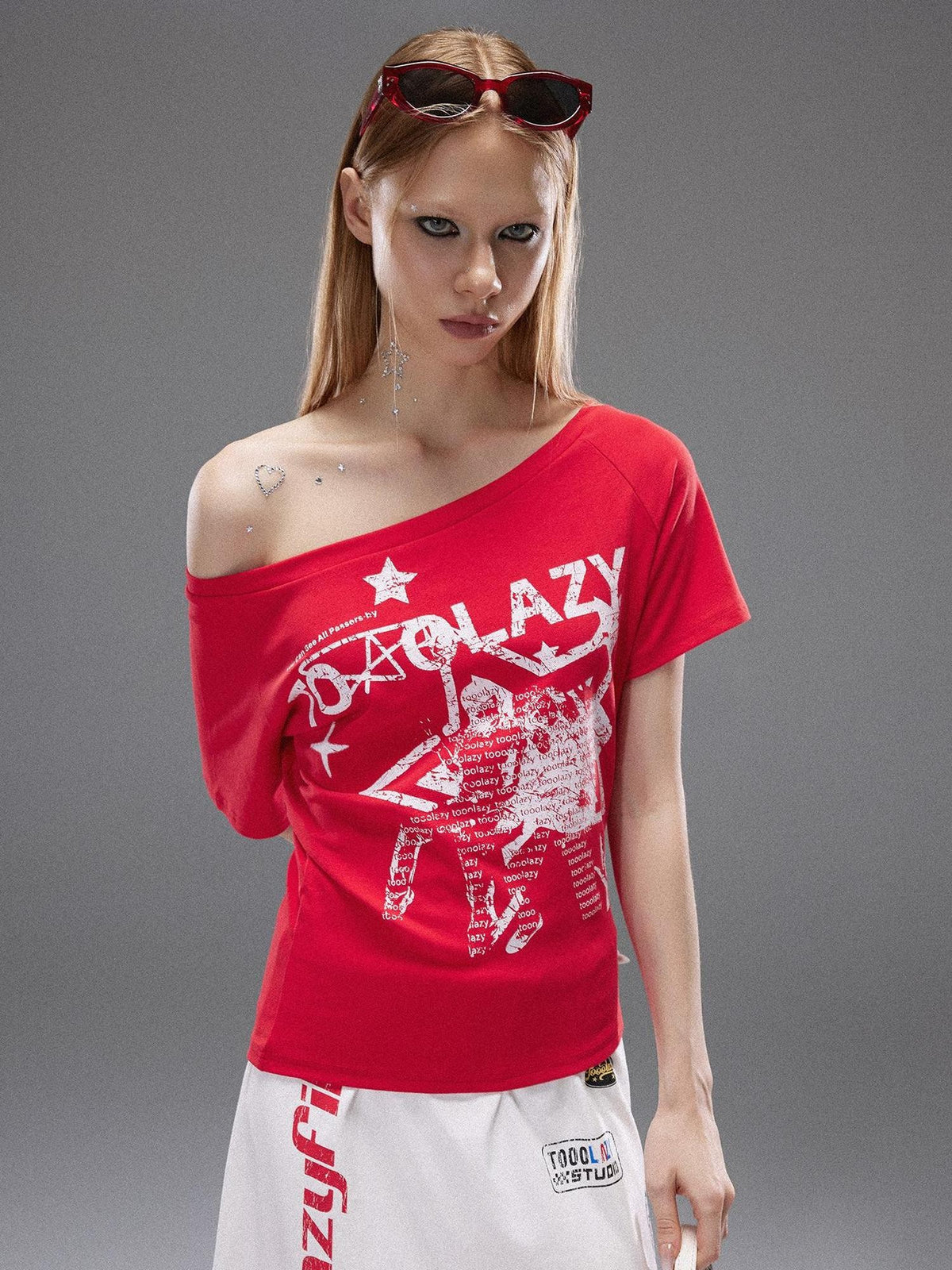 TOOOLAZY Cartoon Print Street Slim Fit Women's Cotton Blend Off-shoulder T-shirts