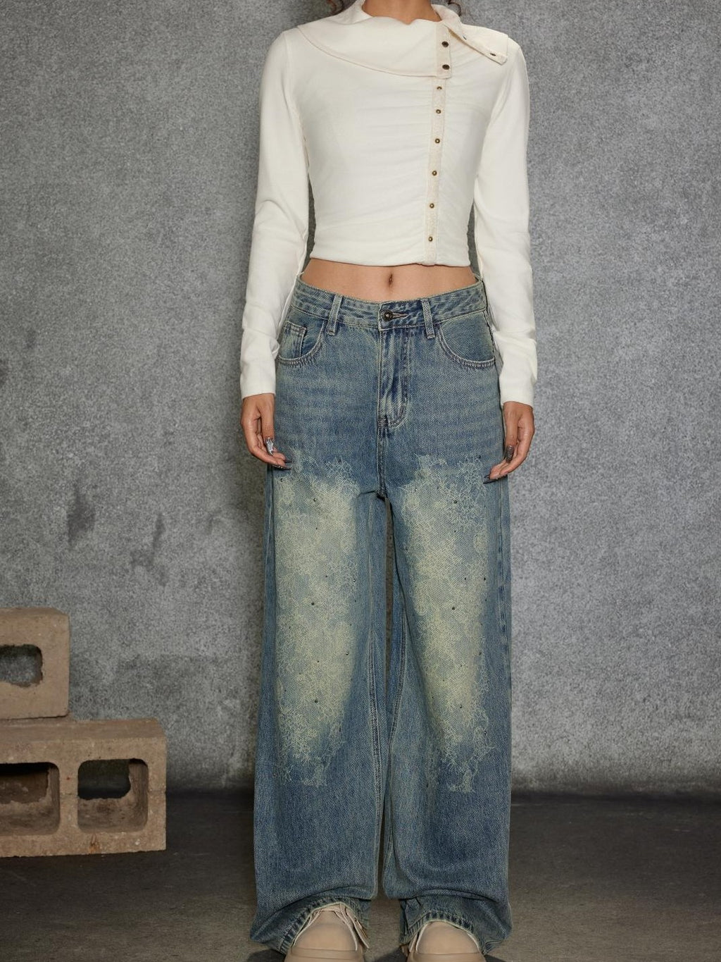 TOOOLAZY Embossed Brick Print Ripped Women's Cotton Straight-leg Jeans