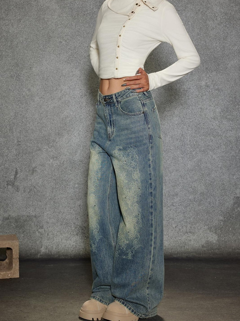 TOOOLAZY Embossed Brick Print Ripped Women's Cotton Straight-leg Jeans