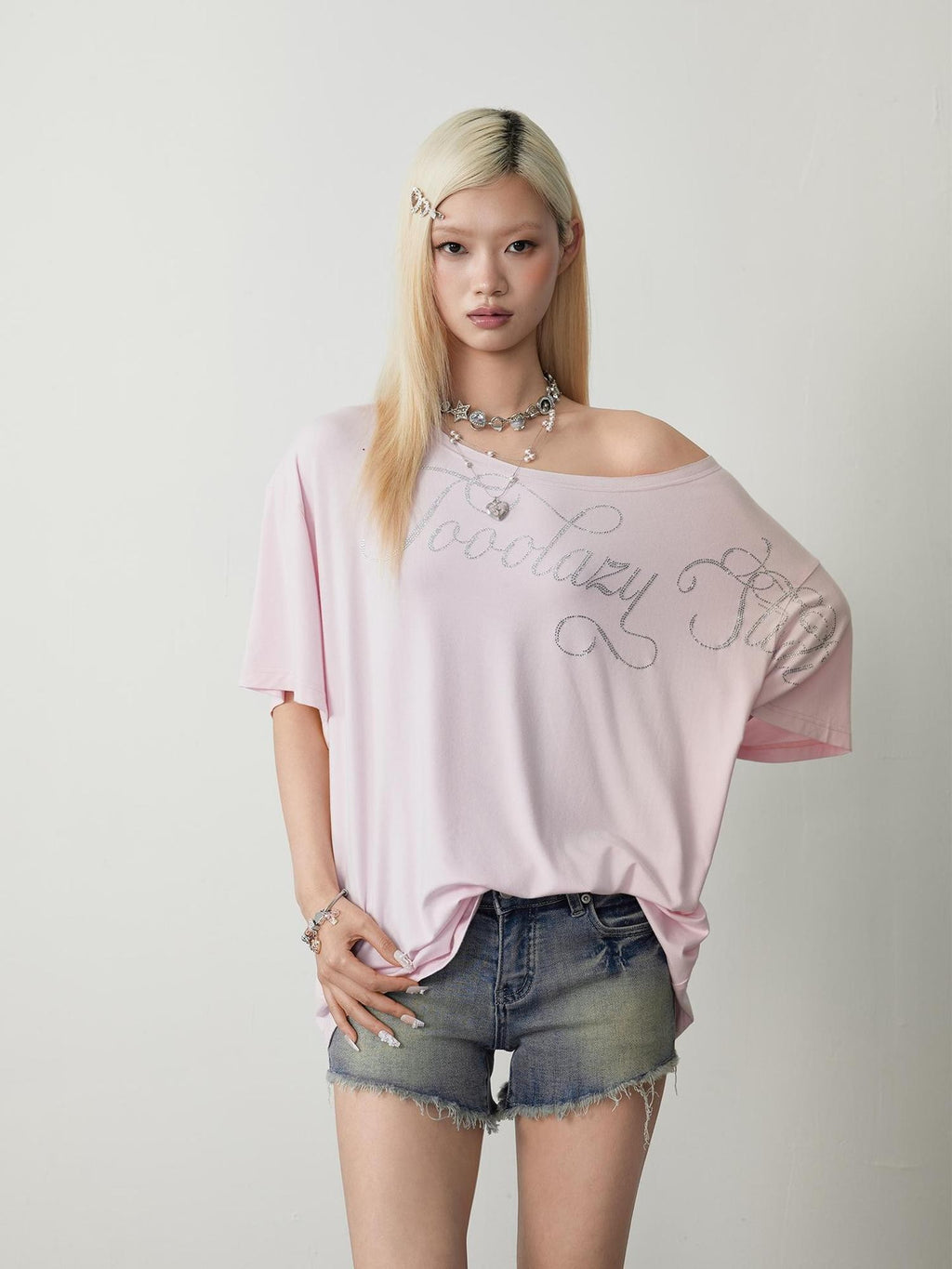 TOOOLAZY Gray Pink Asymmetric Shoulder Letter Print Women's Viscose Oversized T-shirts