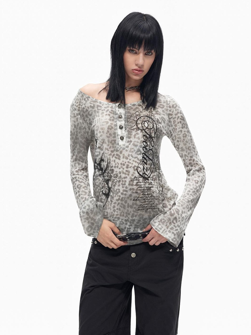 TOOOLAZY Leopard Letter Print Button Slim Fit Women's Long Sleeve T-shirts