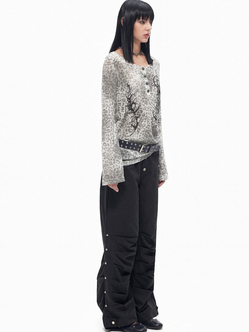 TOOOLAZY Leopard Letter Print Button Slim Fit Women's Long Sleeve T-shirts