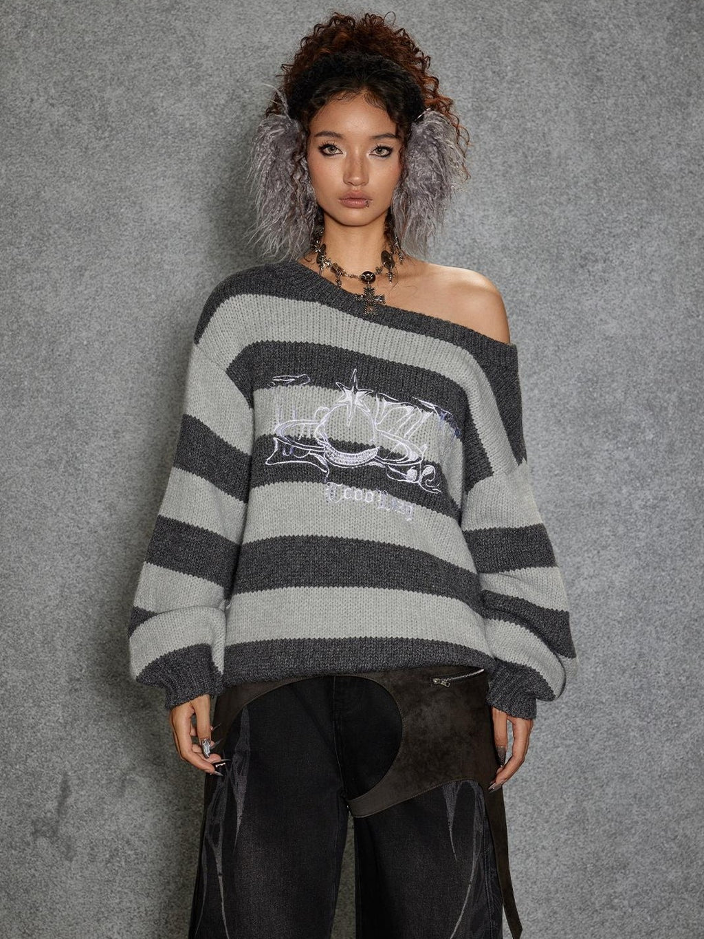 TOOOLAZY Red Black Stripe Loose Fit Round Neck Women's Acrylic Blend Pullover Sweaters