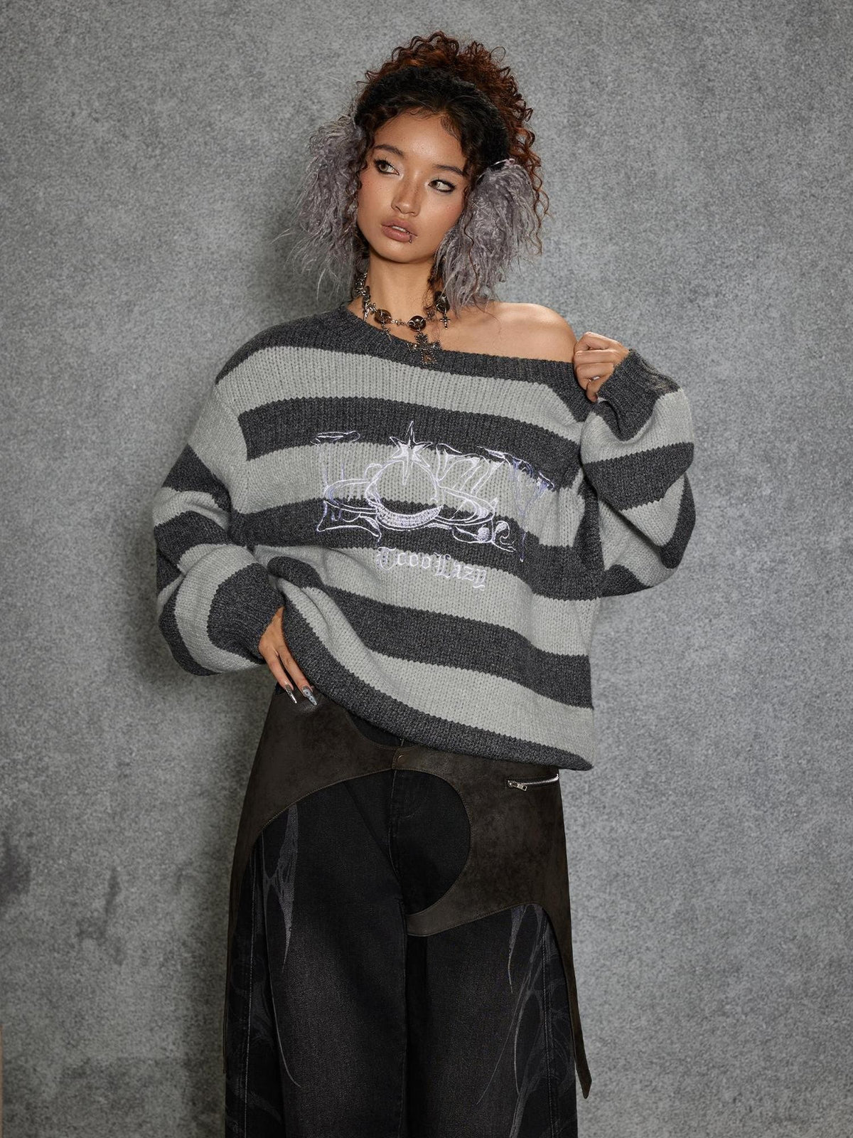 TOOOLAZY Red Black Stripe Loose Fit Round Neck Women's Acrylic Blend Pullover Sweaters