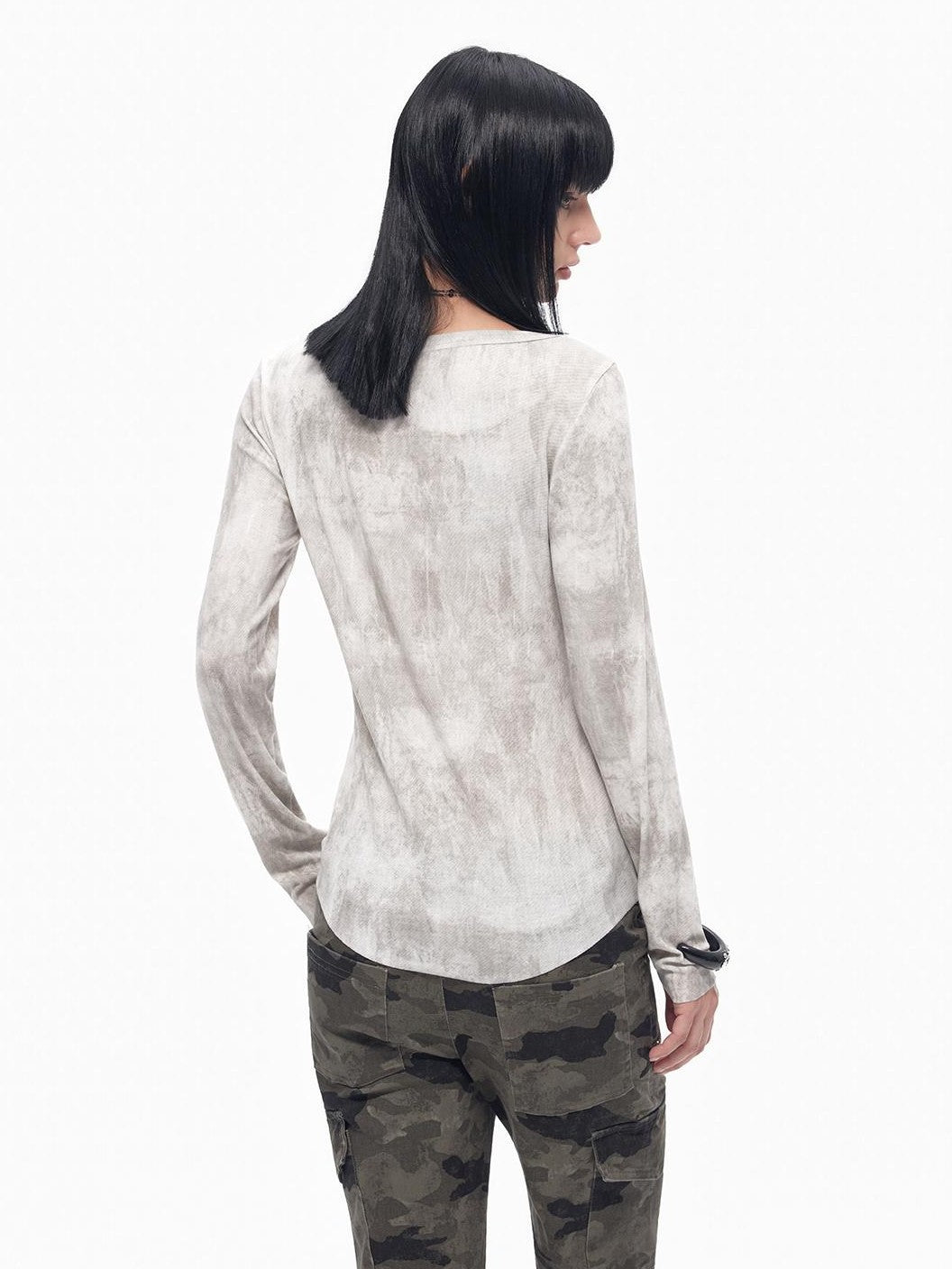 TOOOLAZY Snake Print Studded Round Neck Slim Curved Hem Women's Long Sleeve T-shirts
