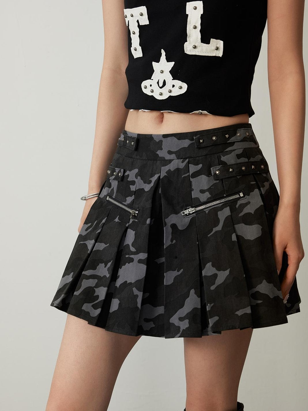 TOOOLAZY Vintage Camo Pleated Zipper Mid Rise A Line Women's Cotton Mini Skirts