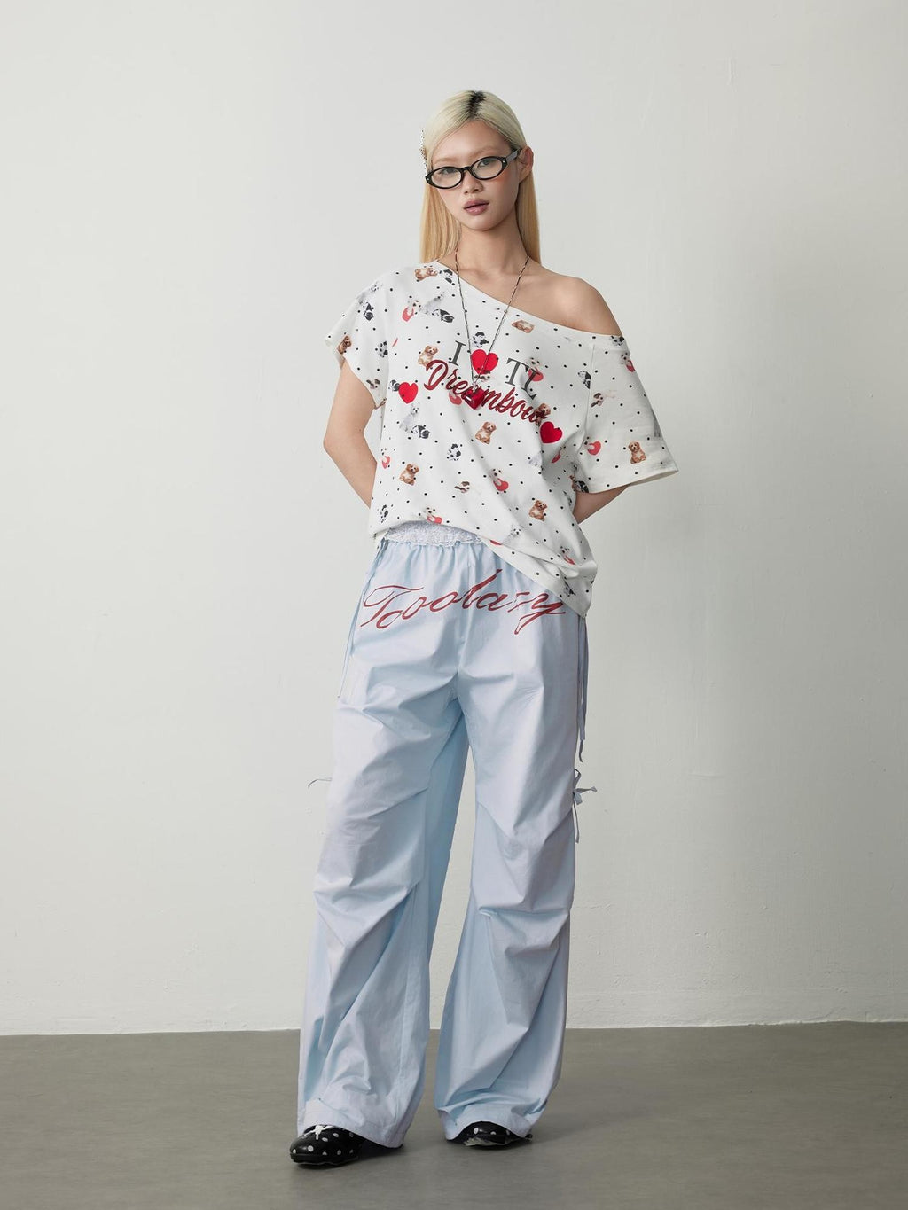 TOOOLAZY White All Over Puppy Heart Print Women's Off-shoulder T-shirts